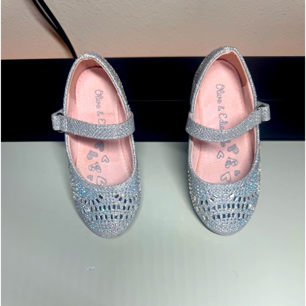 Glitter Olive & Edie Dress Shoe Pump
